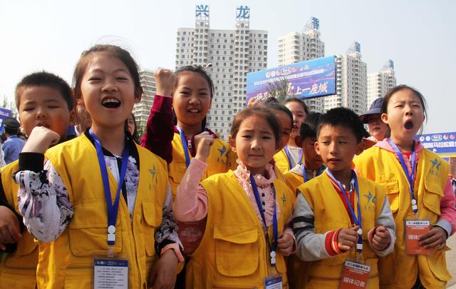 马拉松2万人奔跑,2万高颜值公路赛