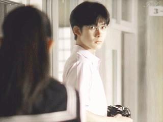 他是世纪末美少年，她帅到掰弯无数小姐姐，相恋10年不婚