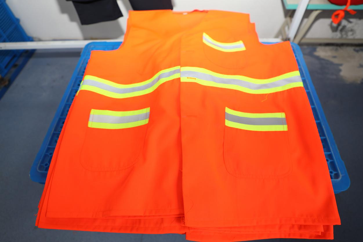 陕西杨陵：一台缝纫机奏响致富曲