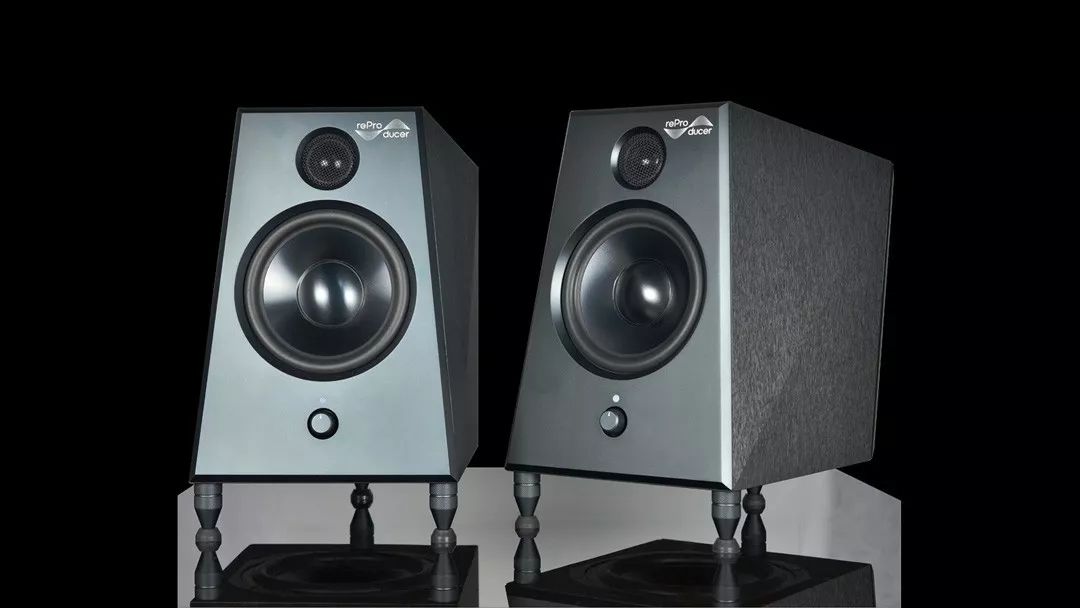 一个修理专业音响多人的德国人设计的reProducerEpic5音箱试用