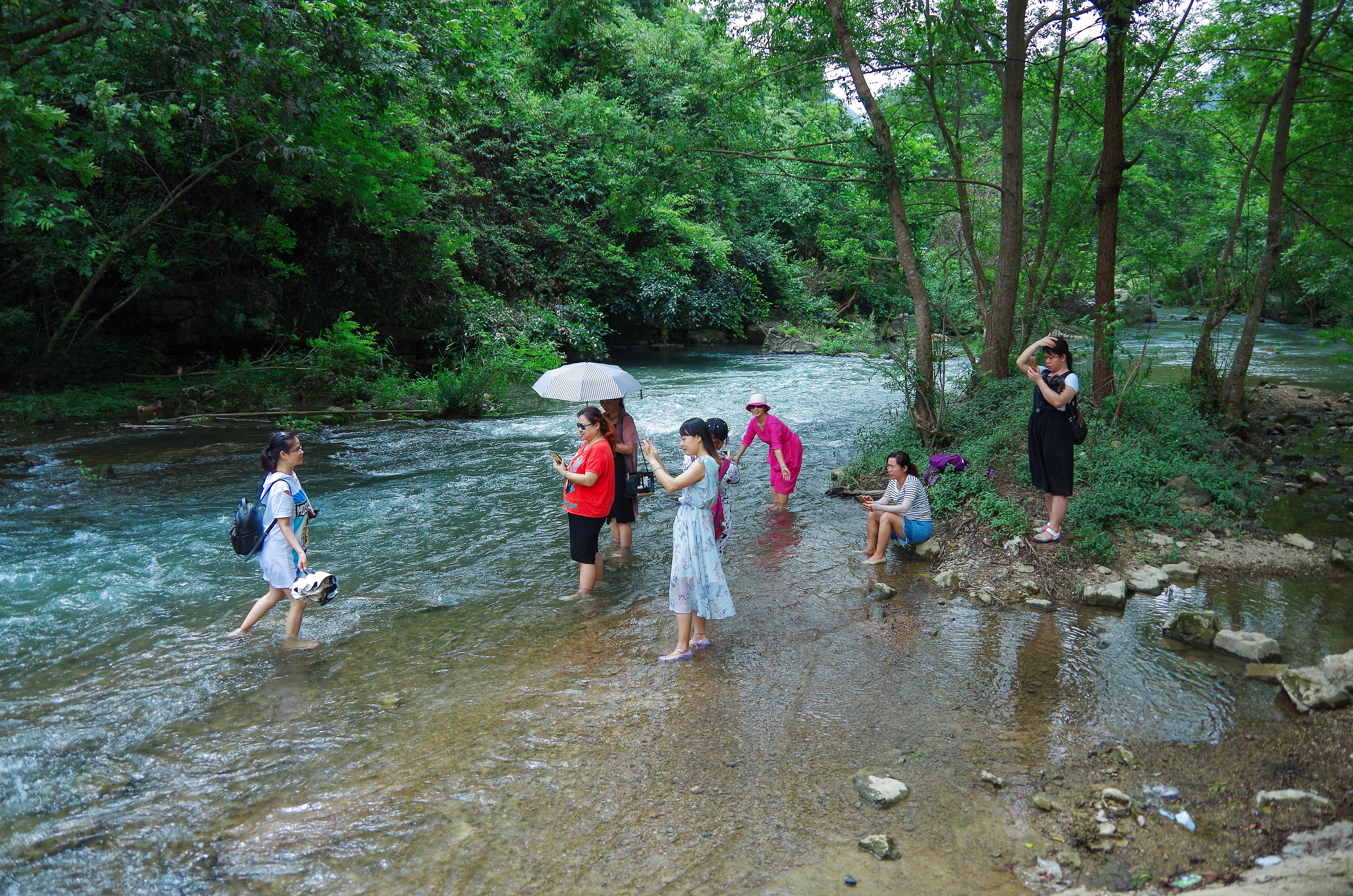 柳州鹿鸣山小七孔,柳州自驾小七孔旅游攻略