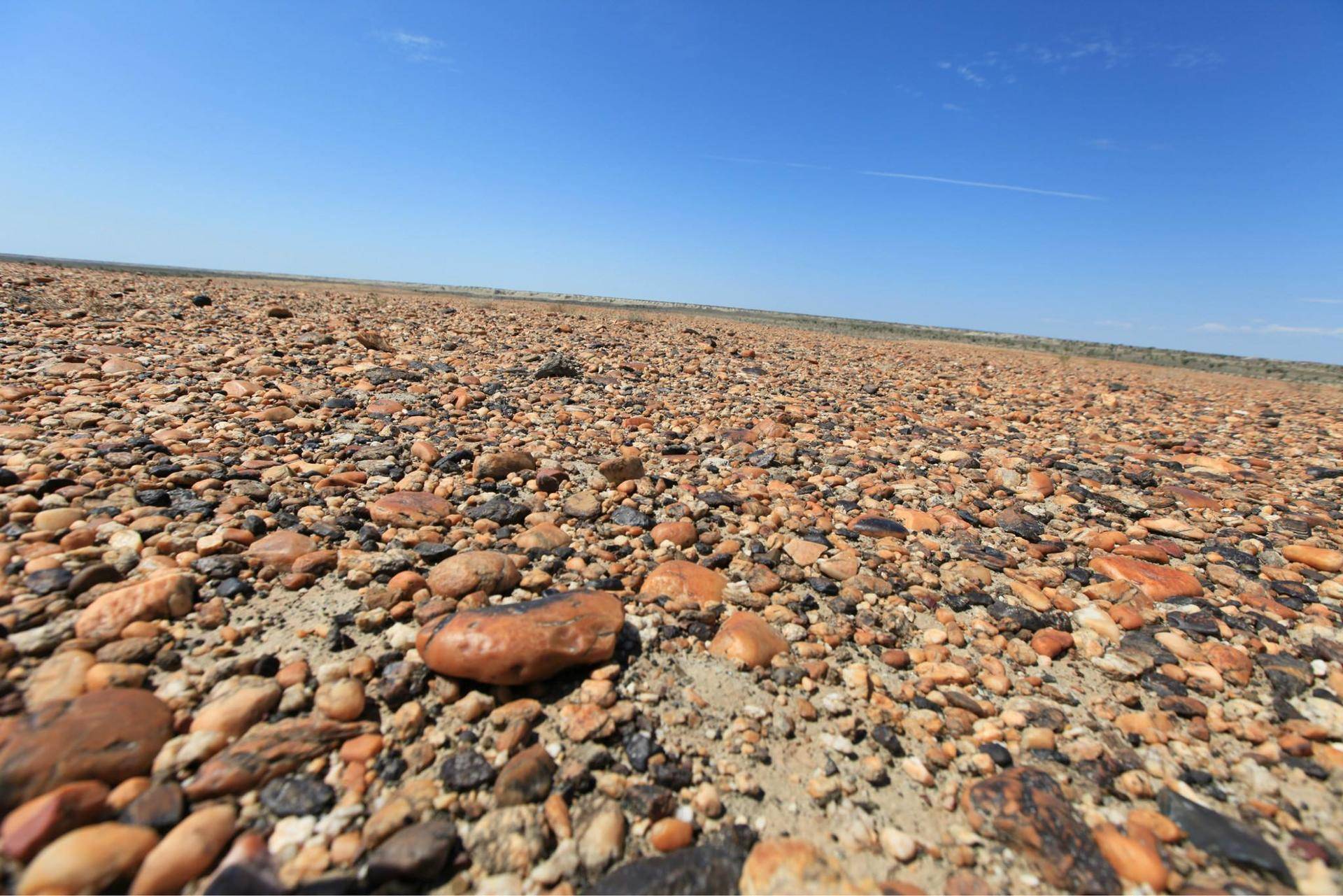 撒哈拉沙漠沙子下面到底有什么,撒哈拉沙漠沙子有多深