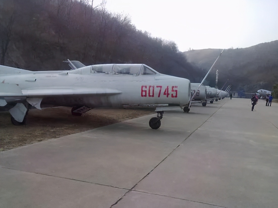 世界上最大的飞机坟场暂被使用,亚洲最大飞机坟场素材