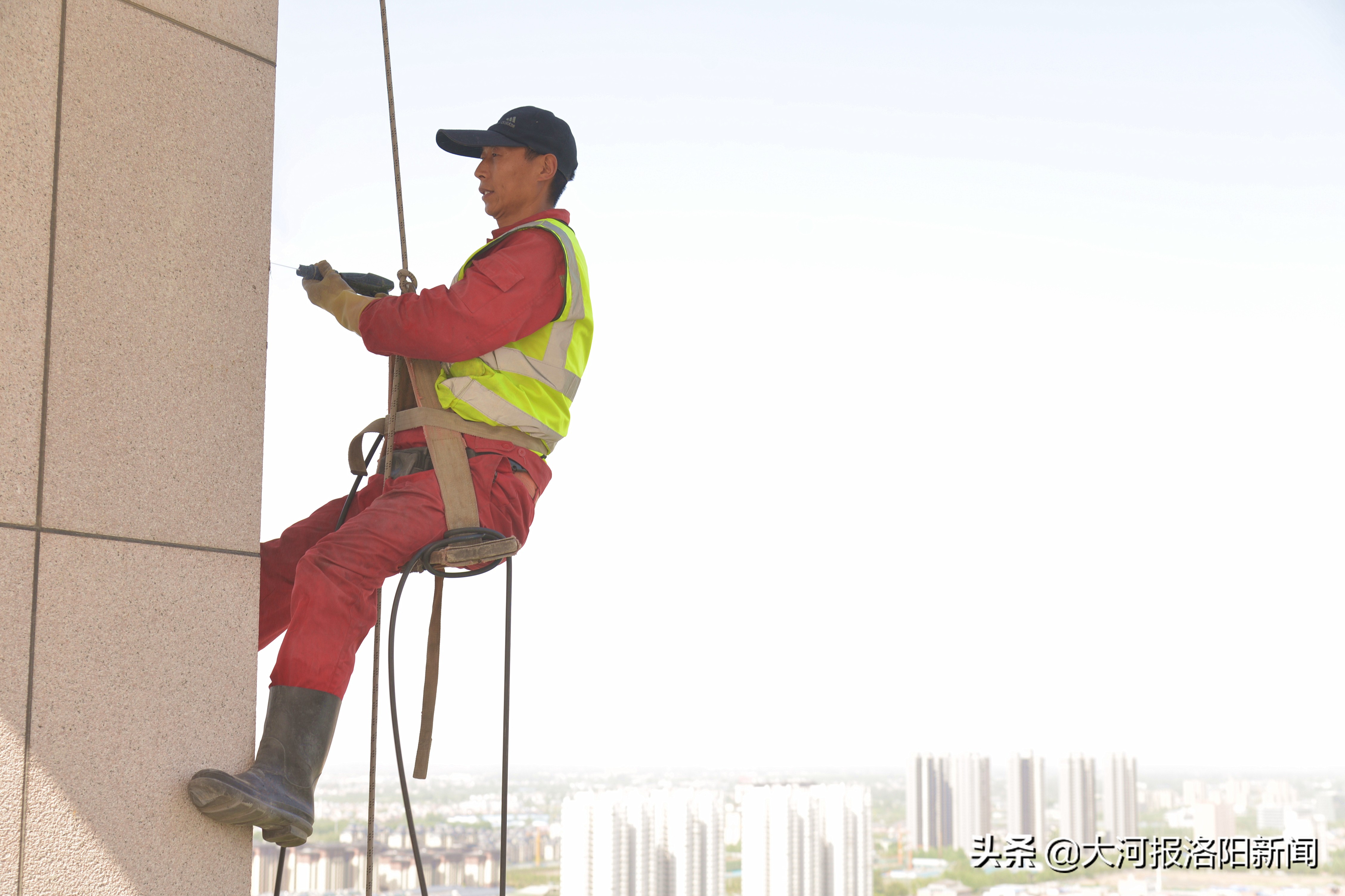 蜘蛛人200米高空作业,10m蜘蛛人高空作业价格