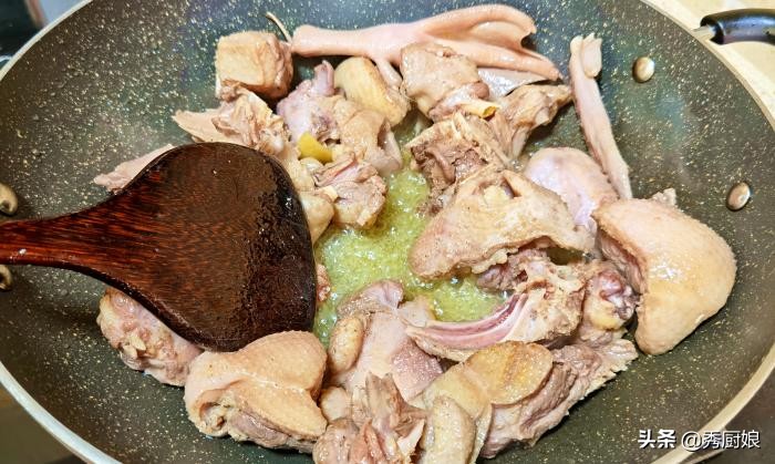 入秋后多吃鱼不煎不炸,入秋后少吃牛羊肉多吃它