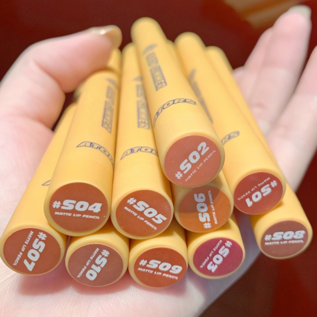 便宜超级好看的口红颜色显白,非常便宜还好用的口红大牌