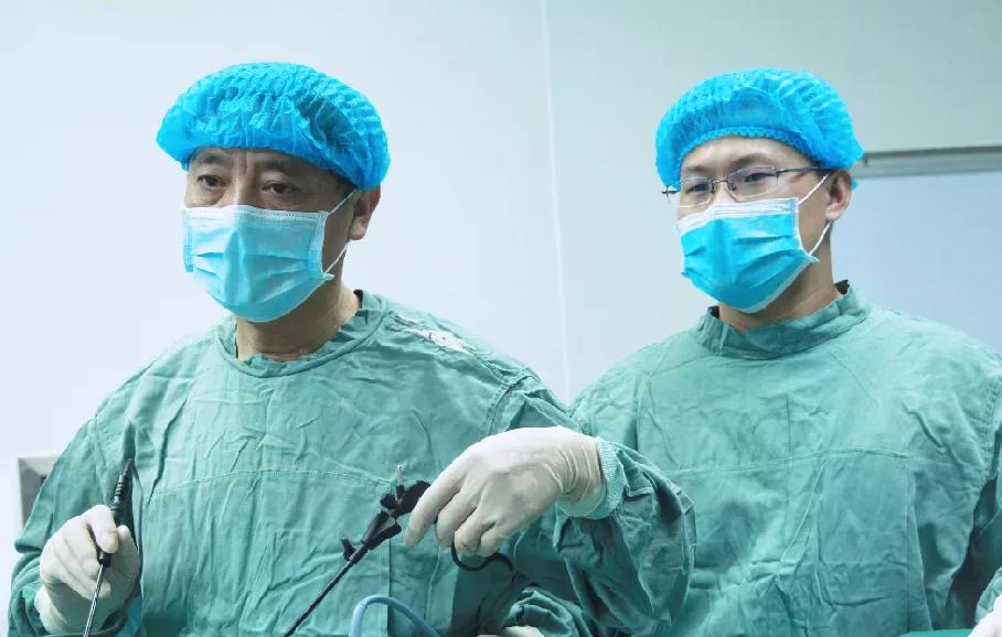 绝不是危言耸听！胆结石腹痛半年不治疗，差点和死神擦肩而过