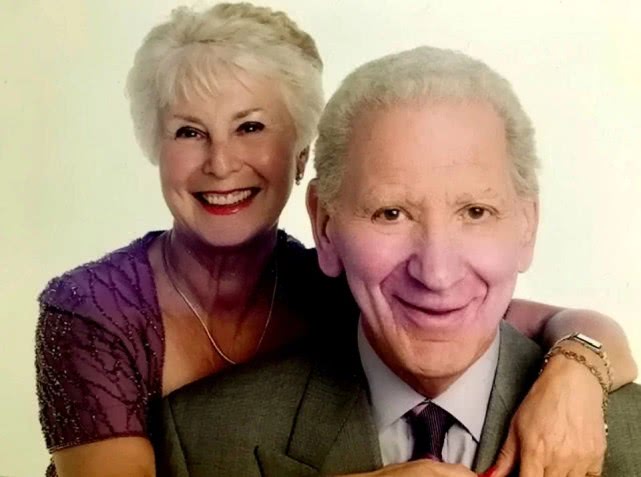 夫妇感染新冠病毒英国,英国国王夫妇新冠肺炎