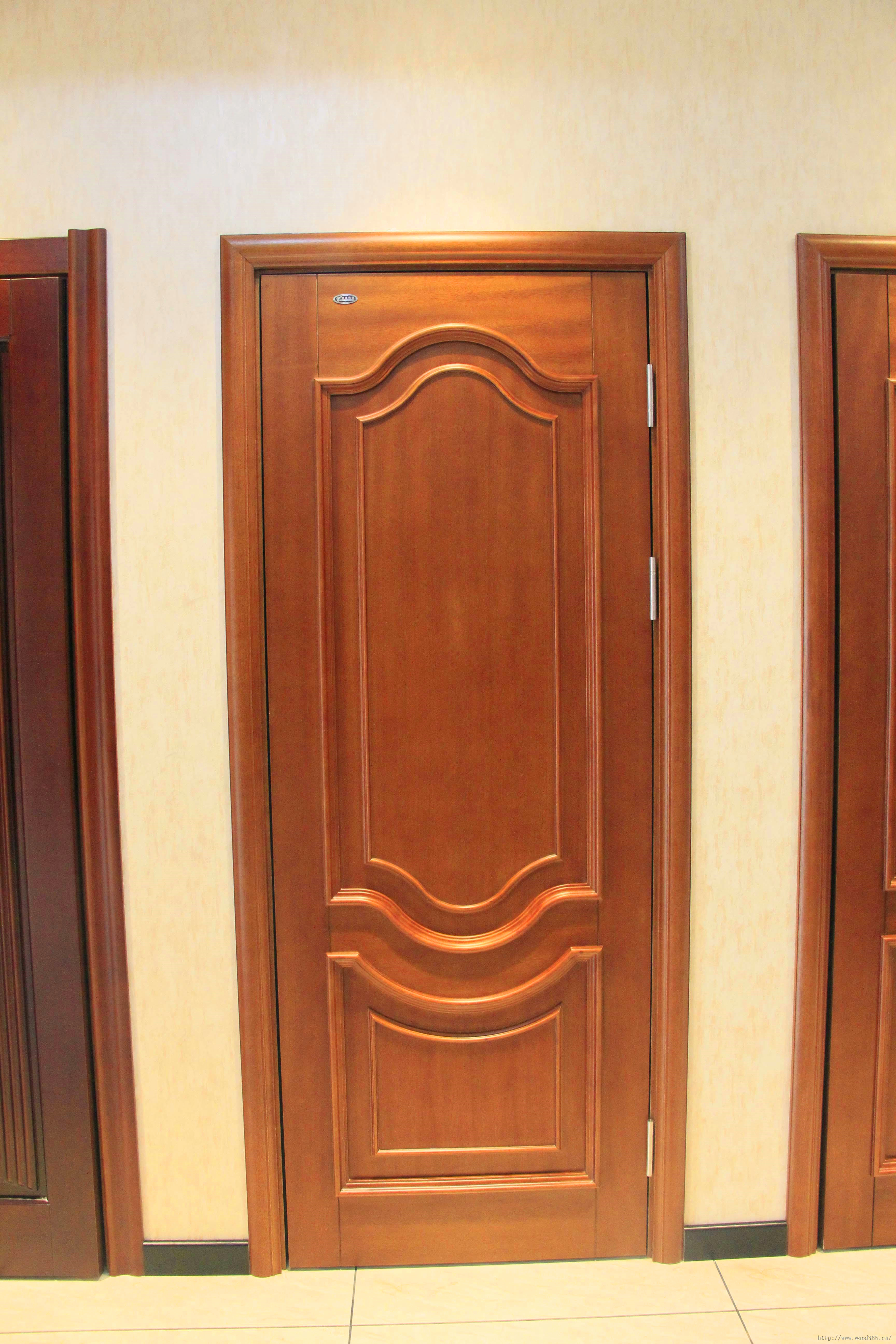 原木色木门和白门的选择,酒店装修门是防盗门好还是木门好