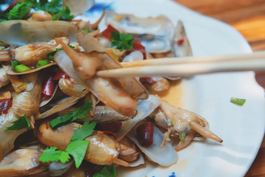 青岛好吃高端的店,青岛有什么很辣很好吃的