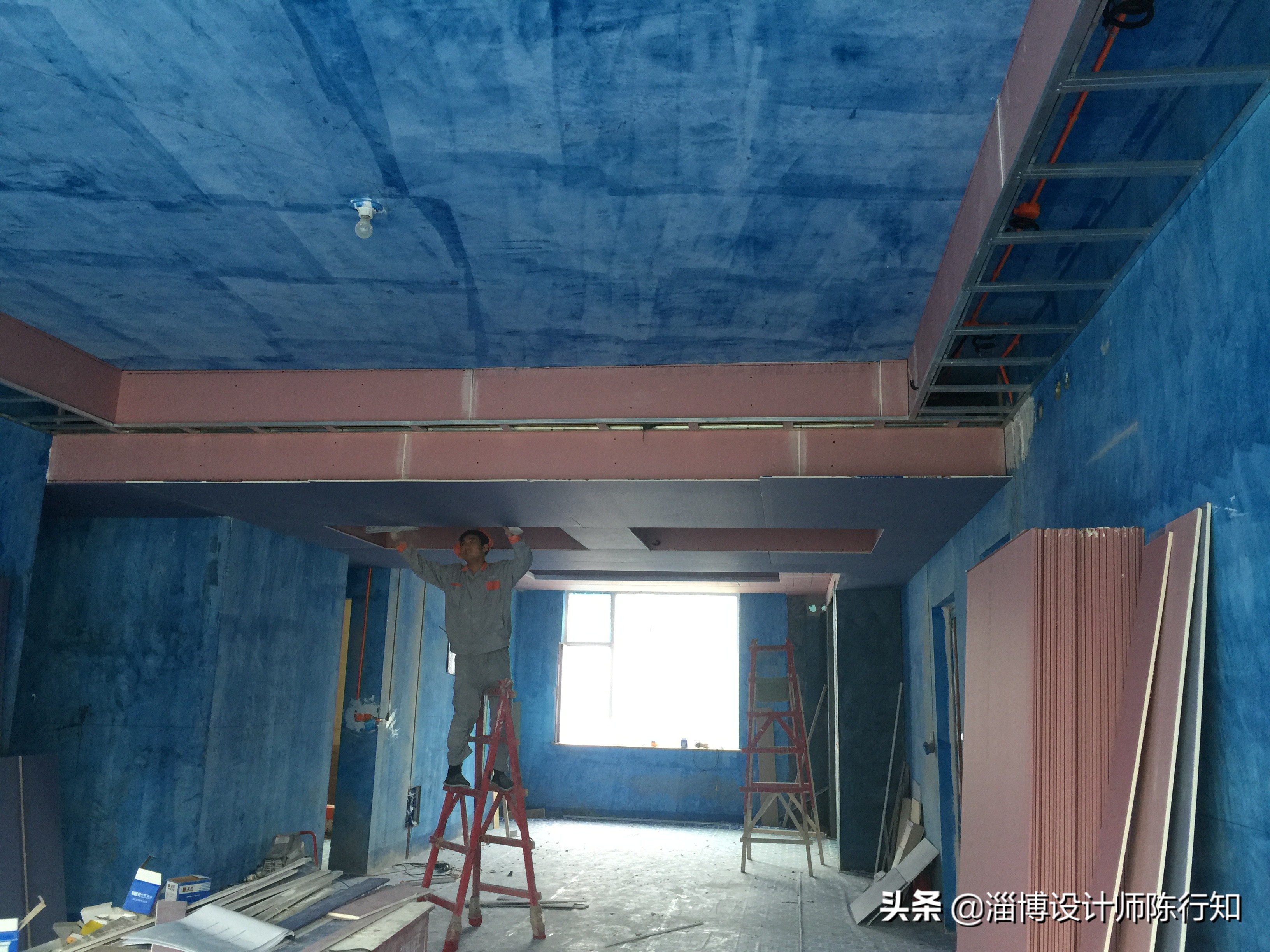 木龙骨与轻钢龙骨哪个更容易开裂,轻钢龙骨注意事项