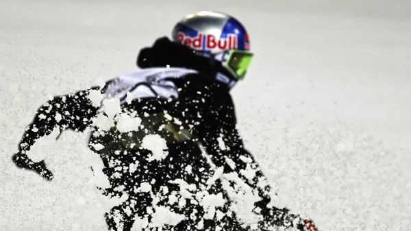 功能饮料江湖鏖战：健力宝含恨没落，东鹏特饮欲执牛耳