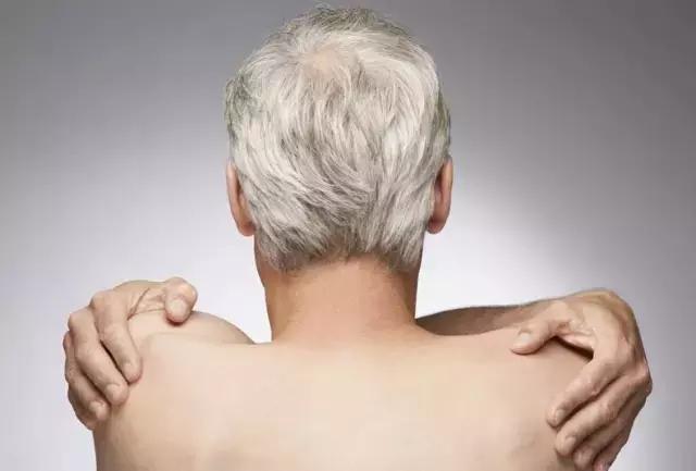 白头发长在两鬓是哪里有病,白头发和肾虚有关系吗