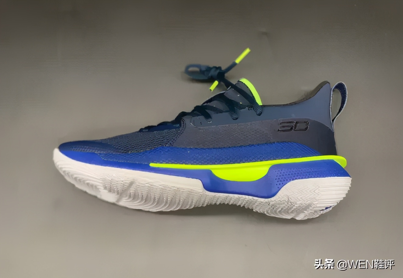 欧文库里哪个系列好,利拉德七库里七欧文七缓震对比