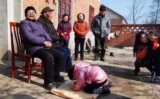 大年初一老人说不能干什么,老人说初一不得出门