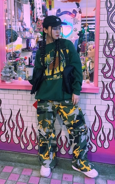 嘻哈风格拽酷时髦，休闲穿搭玩转飒爽风尚，品位很高级