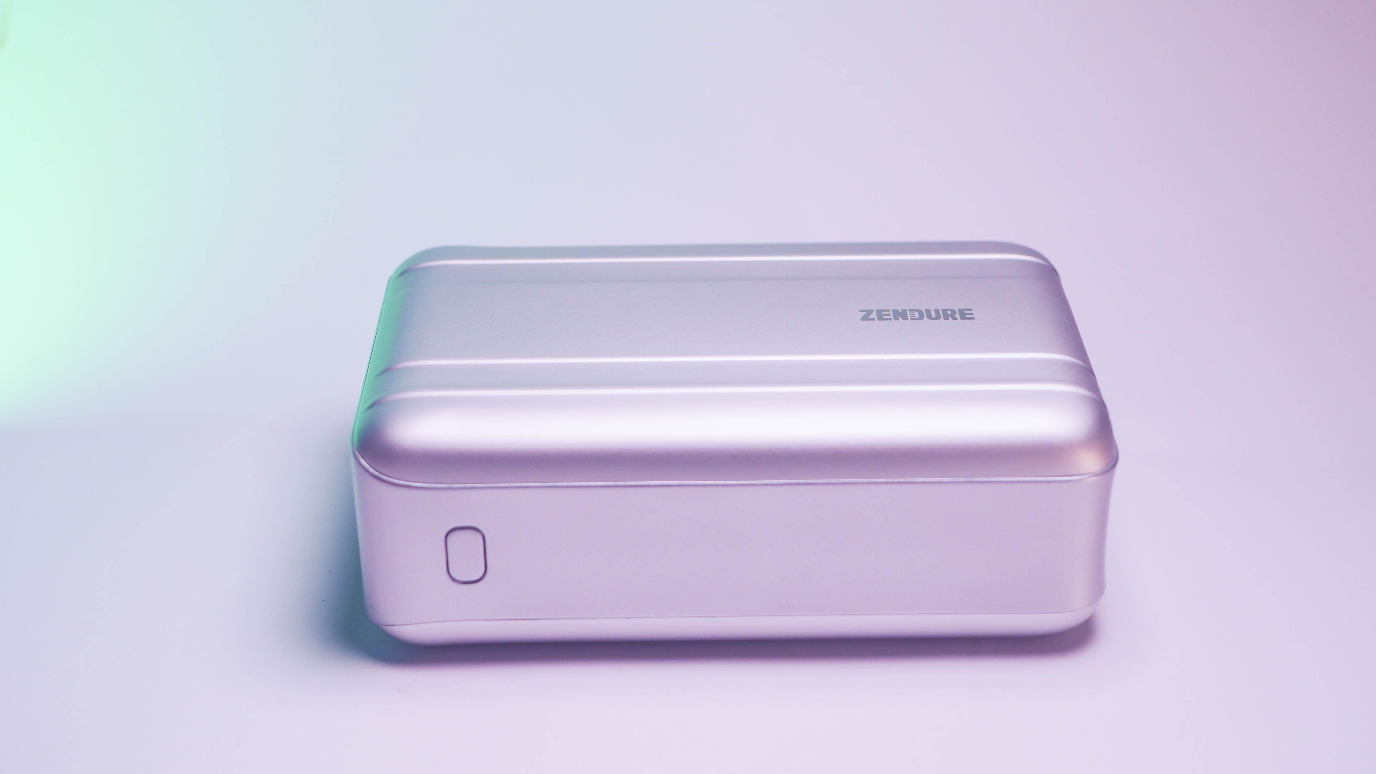 出行好帮手——征拓SuperTankPro超级移动电源