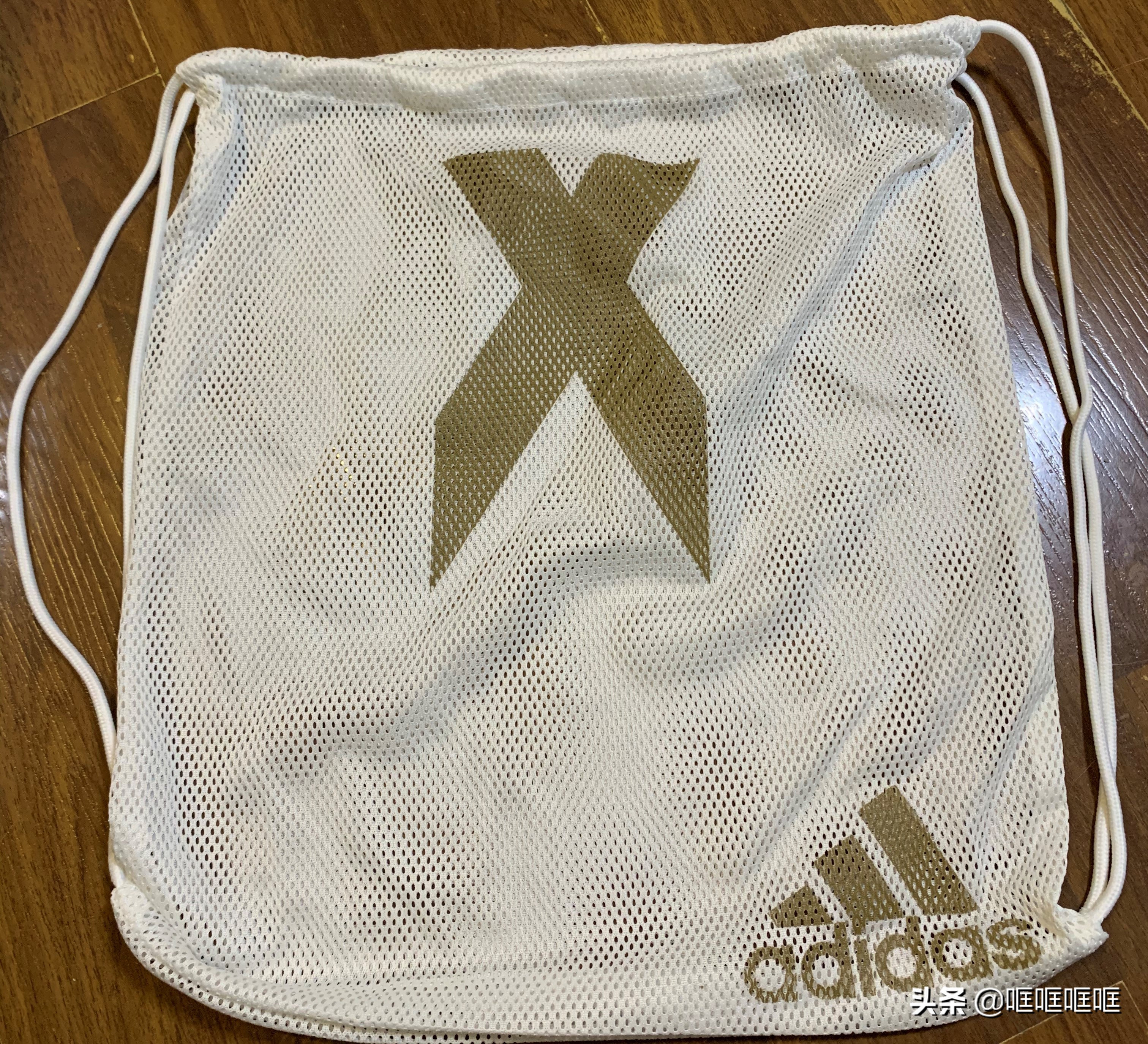 阿迪达斯足球鞋纯白猎鹰评测,阿迪达斯足球鞋xghosted实战