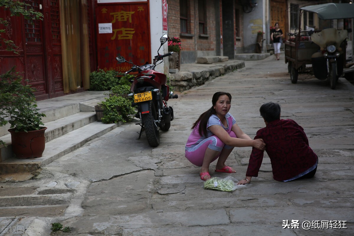 警察抓获老年人卖淫,警察打击老年人卖淫