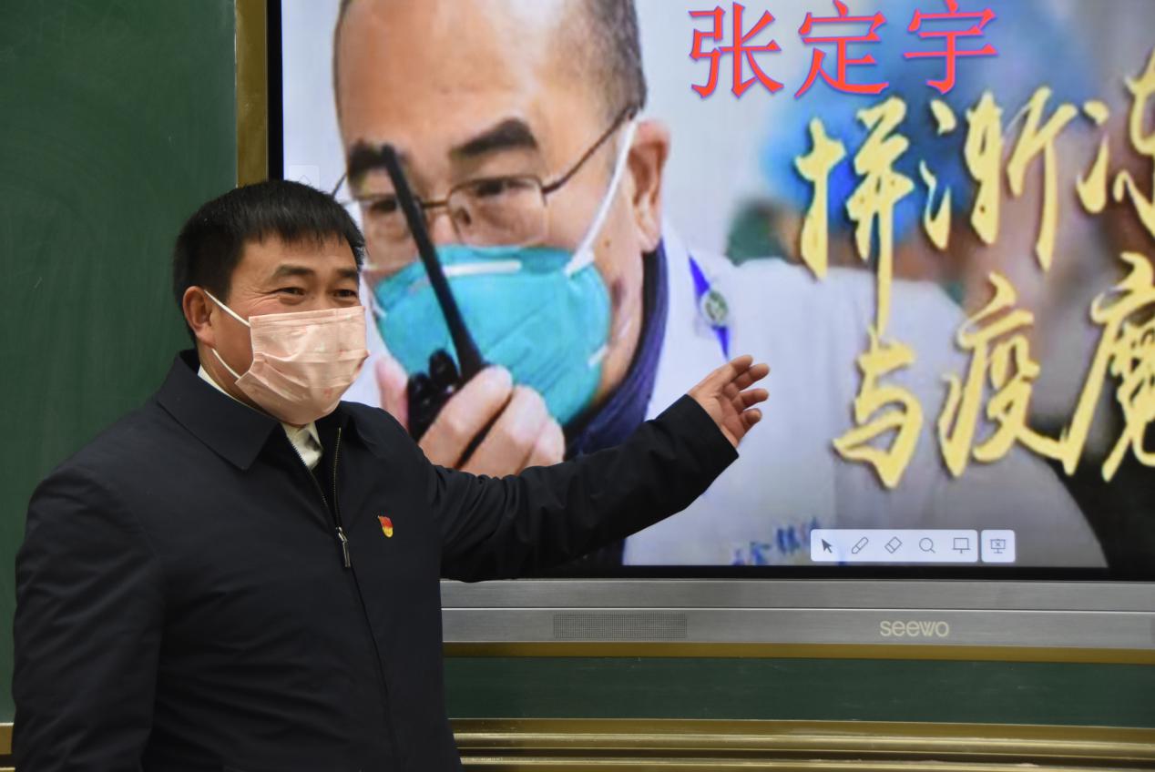 为疫情付出重大牺牲,为抗击疫情所付出的人和事