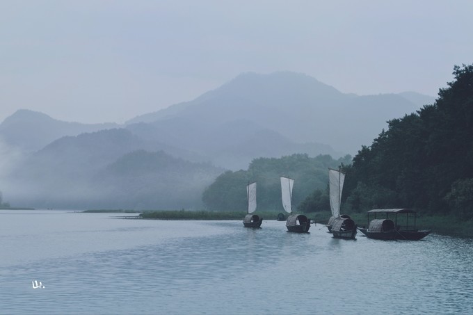心中有桃花源何处都是山水间,心中若有桃花源何处是水云间