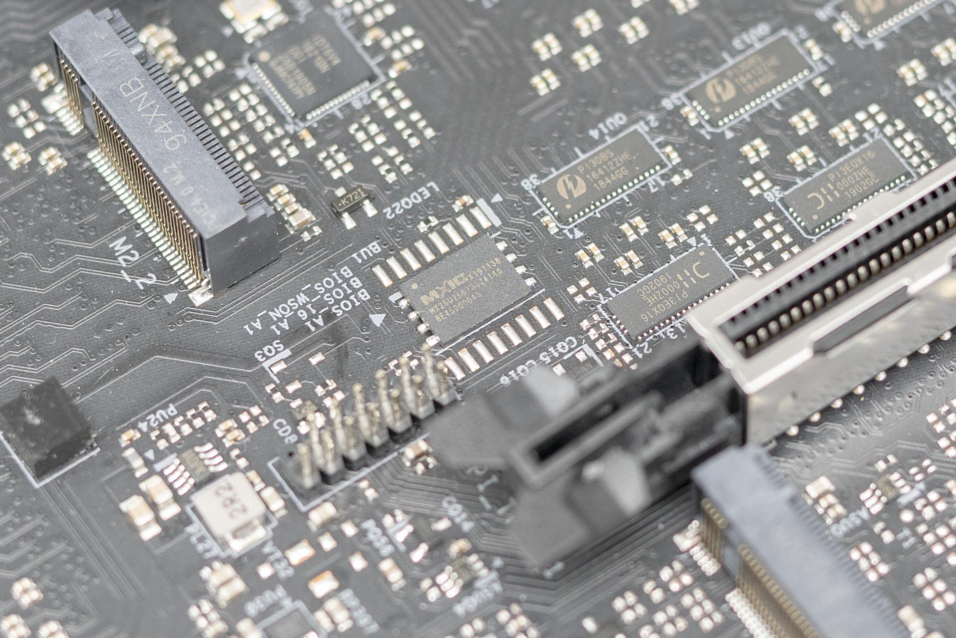 鍗庢搸x570澶瀬闆疯泧绁炲厜鍚屾,鍗庢搸x570澶瀬鍜屽井鏄焫570ace