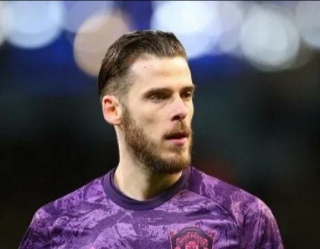 球星发型最多的是什么,曼联时期的c罗发型