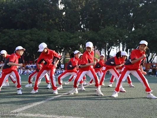 在一个学校读了9年怎么表达,在城南小学读书是种什么体验