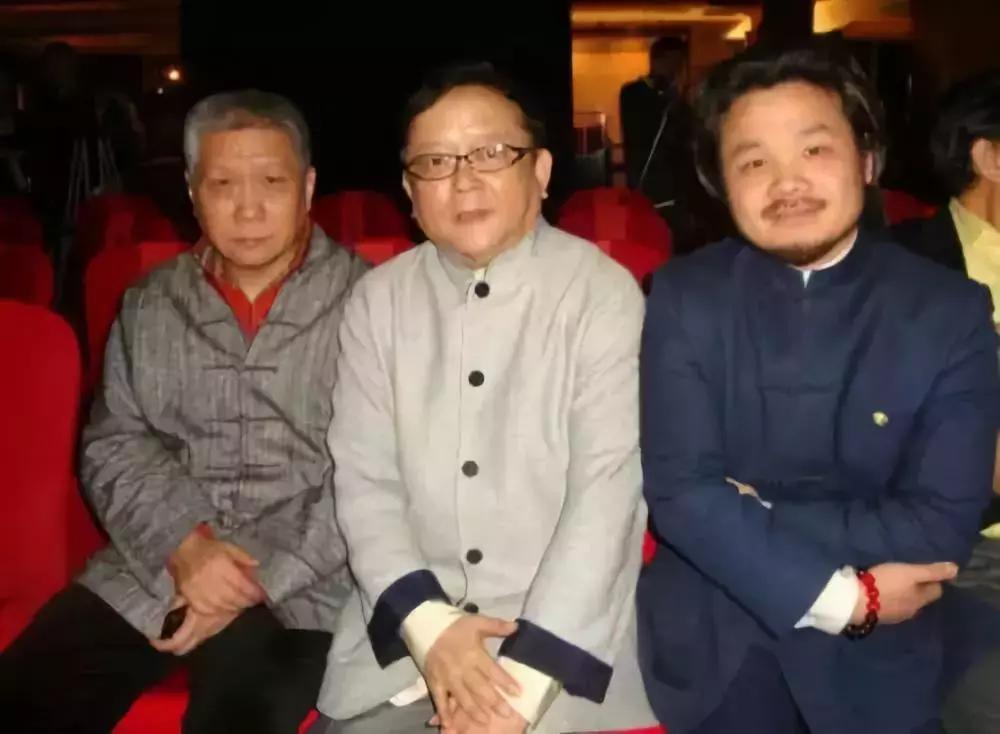 又穷又爱买古董的人,为什么人要花高价买古董