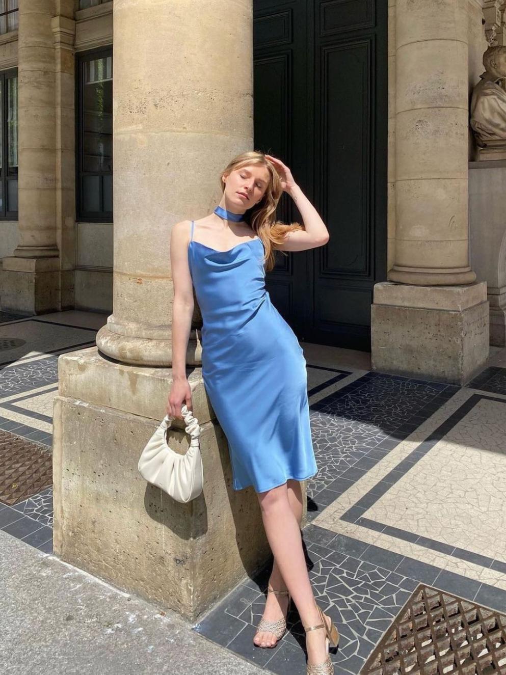 hanerjiav领褶皱碎花连衣裙,今年最流行高级感的碎花连衣裙