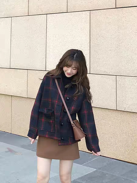 毛呢香风短款外套女秋冬最新款,中款毛呢外套穿搭短款