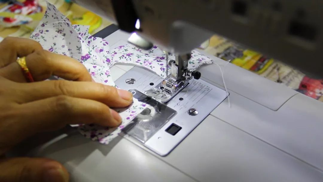 手残党制作娃娃衣服教程,衣物改造变玩偶