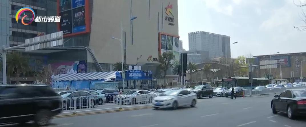 禁止借道左转如何走,借道左转车道怎么掉头