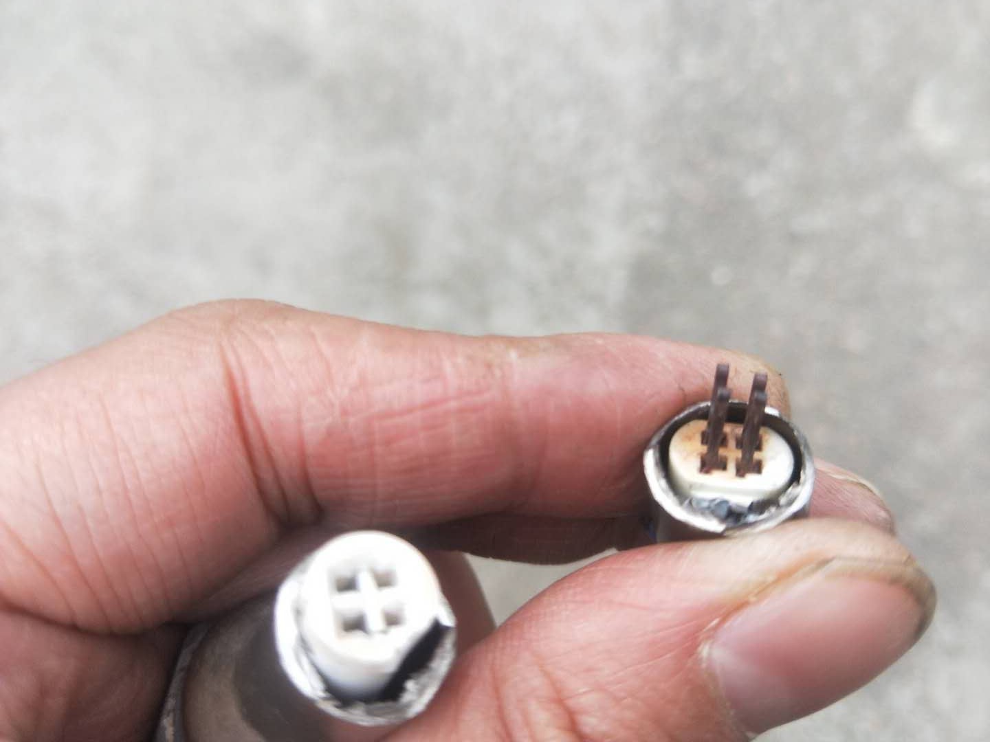 氧传感器故障灯亮消码过一天又亮,故障灯亮显示氧传感器问题