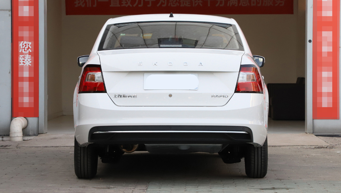 最接地气的德系车，百公里油耗5.6L，底盘堪称一流，比帝豪便宜