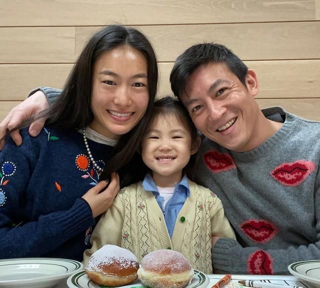 陈冠希帅气照片,陈冠希和爱妻恩爱合照