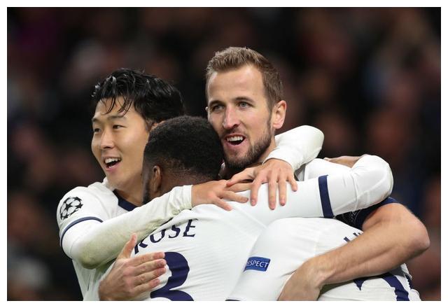 为什么国足不能逆转比赛?同样是快发边线球,差距让球迷绝望