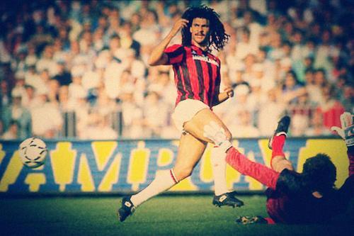 c罗向后切球并转身实况足球,c罗35岁去意甲