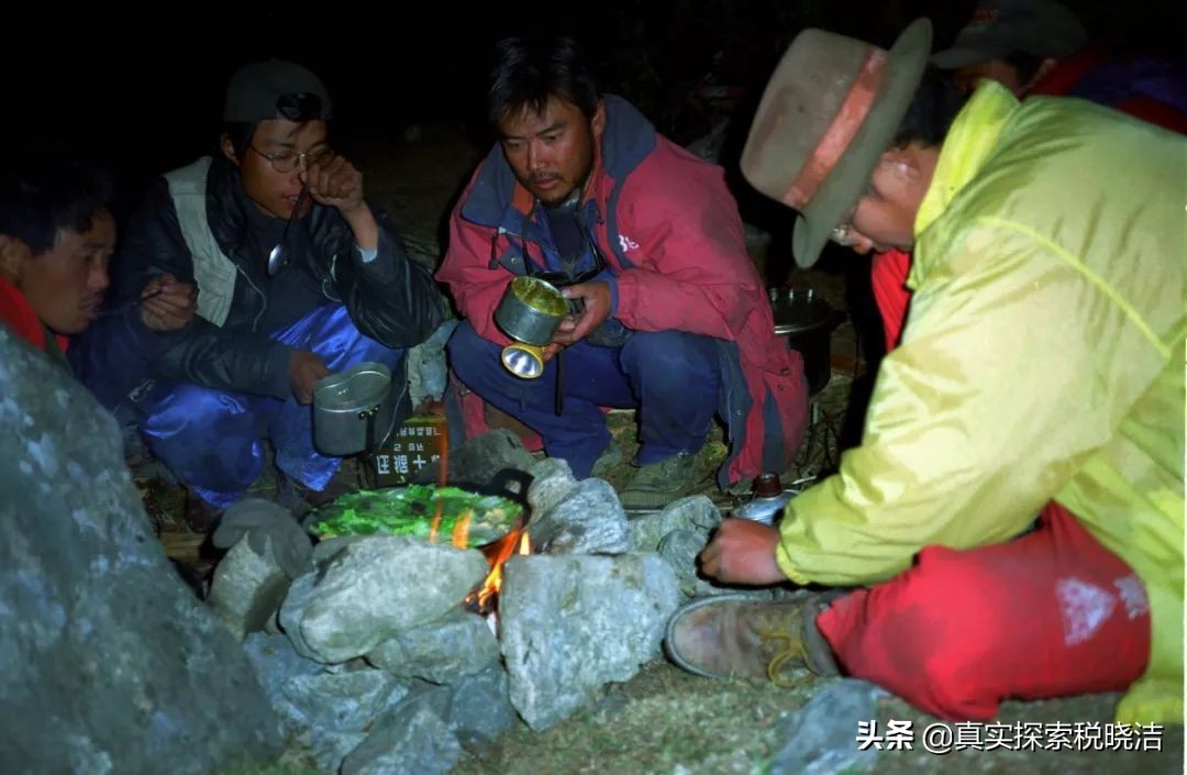 二十个男人和一条江（附：每个队员大头照）