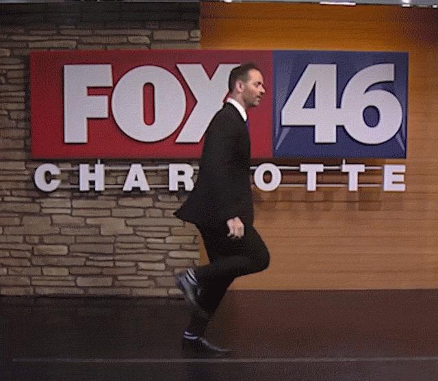 憋疯的外国网红在干嘛？玩尬舞、枕头挑战，还有裸体女友！