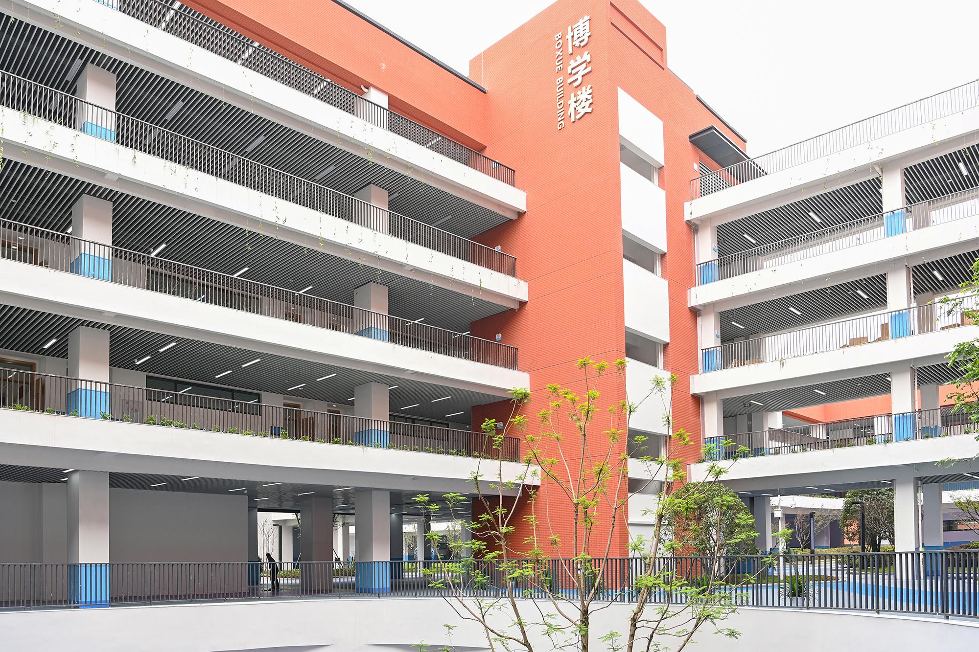 重庆两江新区金渝云创小学,两江金渝云创小学怎么样