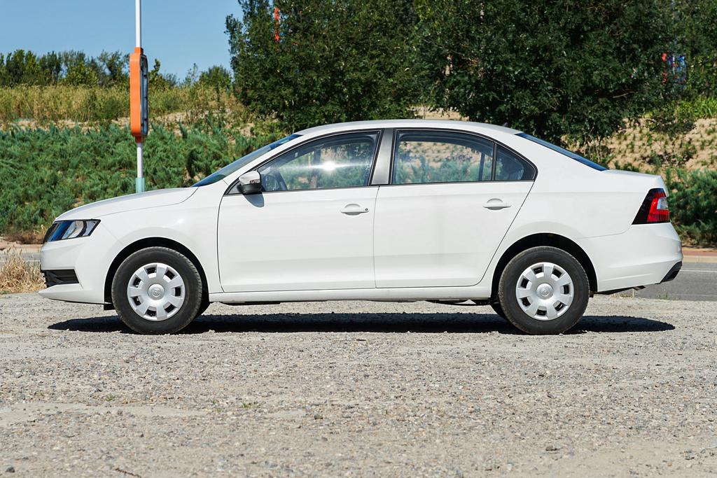 1.5l自吸发动机5w-30和5w-40,1.5l5挡手动变速箱能跑多少