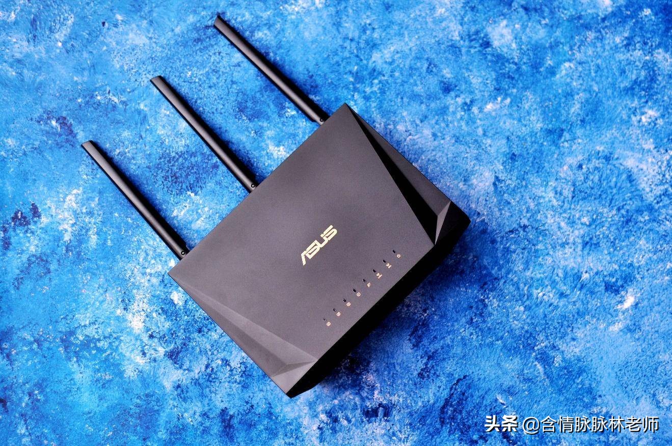 华硕AC85P家庭路由器，吃鸡游戏上网视频一点都不耽误