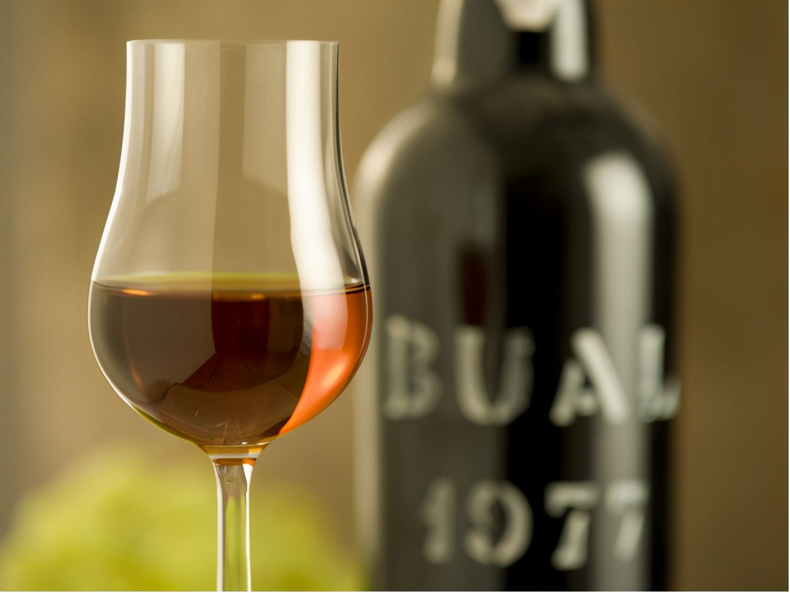 适合新手入门的葡萄酒种类,常见葡萄酒的分类方式有几种品种