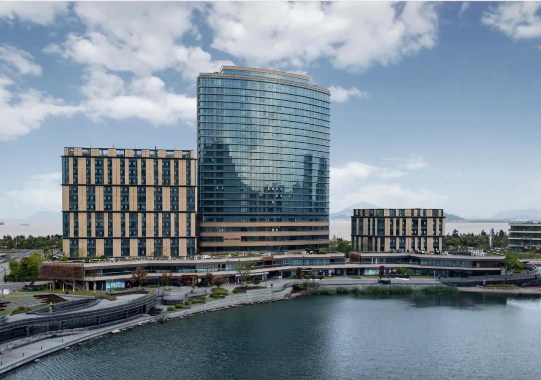 海花岛希尔顿海鲜自助餐团购,在希尔顿住酒店可以免费吃自助餐