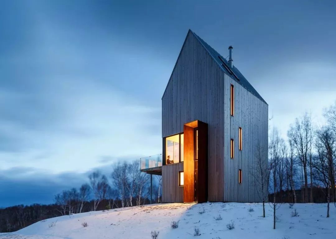 孤独的建筑物,孤独的建筑金湾