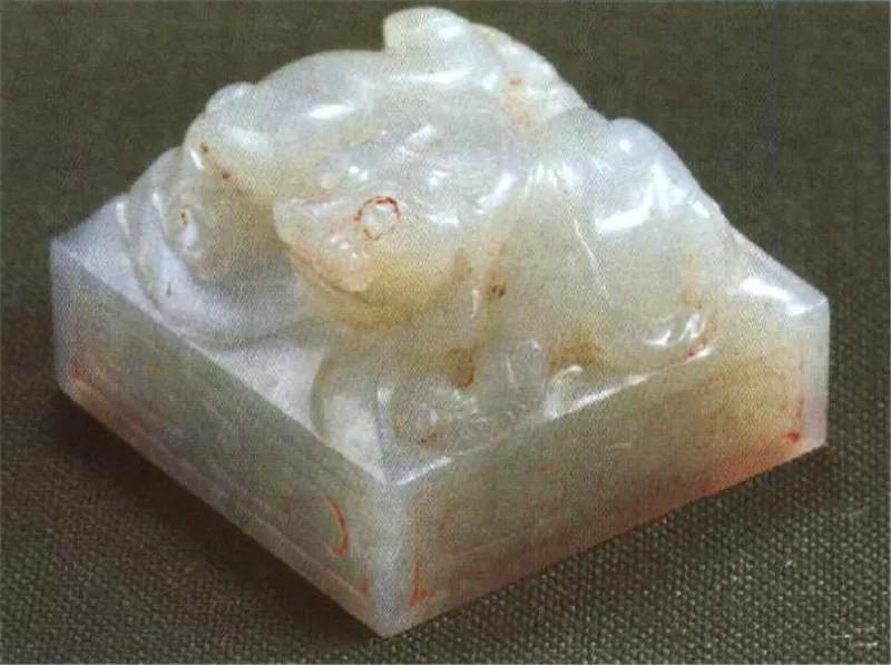 汉代玉的特征图片,汉代玉跪人造型特点