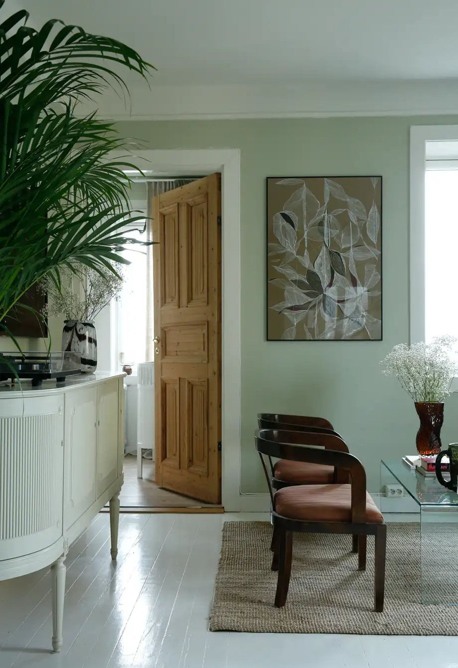 绿色墙地板颜色,绿意盎然室内花墙