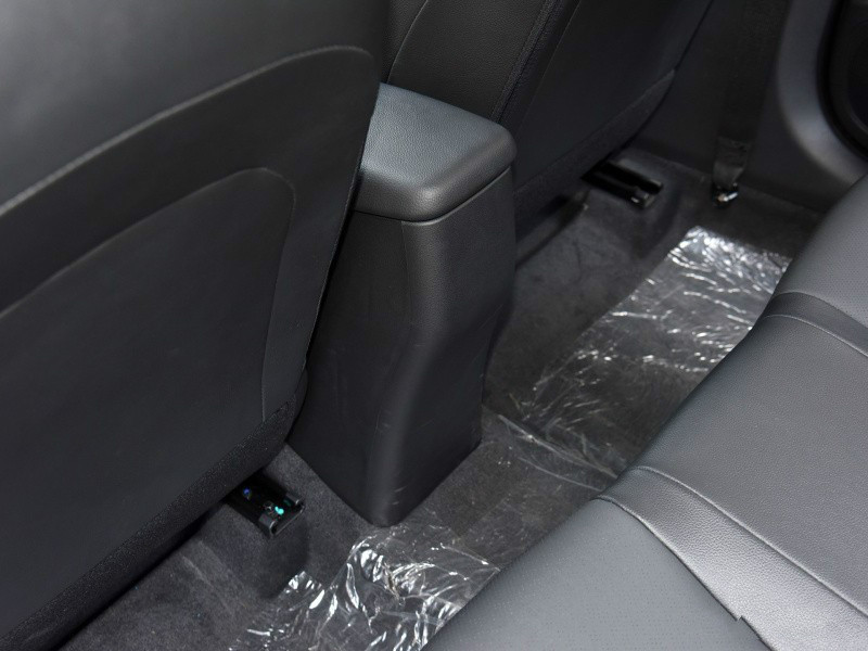 现代悦纳和帝豪17版哪个好,现代悦纳2020款自动挡落地价