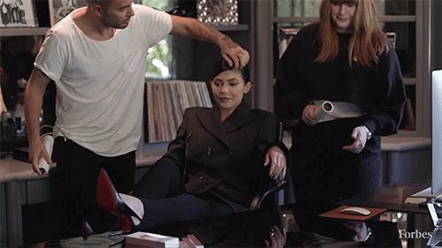 22岁身价70亿的传奇人生,22岁白手起家年收入70亿